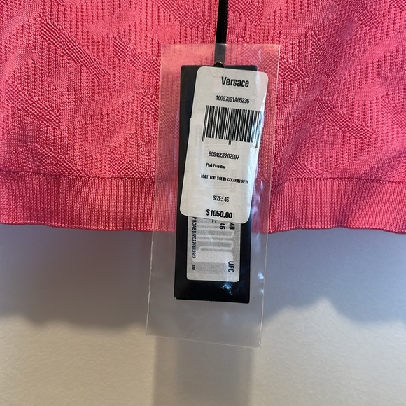 New Authentic Gucci Vibrant Pink Knit Top with Gold Details - Picture 2 of 7